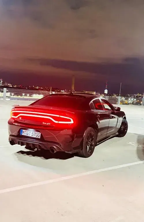 Gebraucht Dodge Charger 340 PS (250 kW) 2022 Schwarz Limousine
