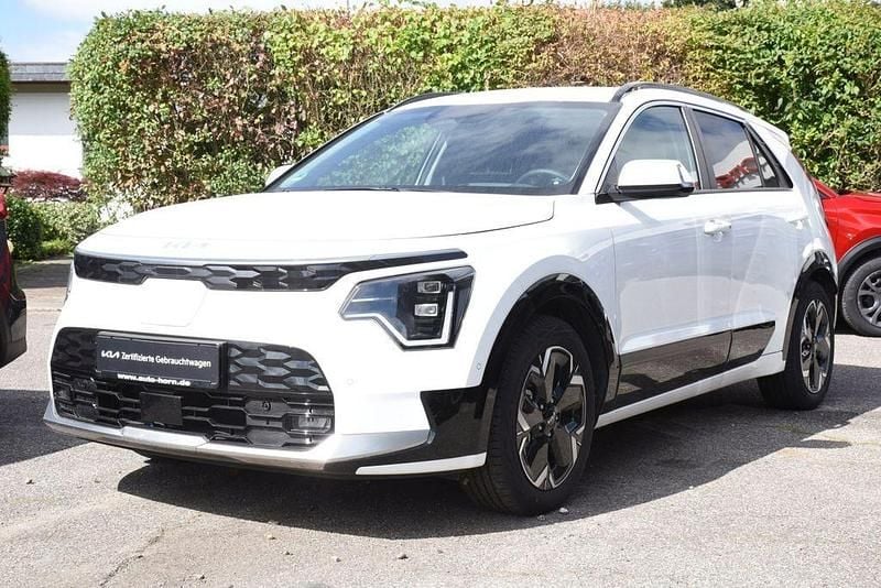 Weiß Gebraucht 2023 Kia e-Niro Inspiration SUV | 30.990 € (Fairer Preis) - Bild 1/4