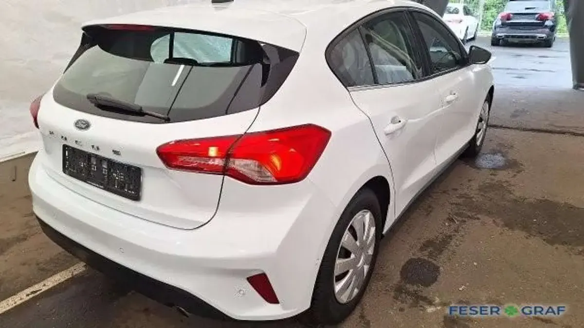 Gebraucht Ford Focus Cool & Connect 120 PS (88 kW) 2021 Frostweiß Limousine
