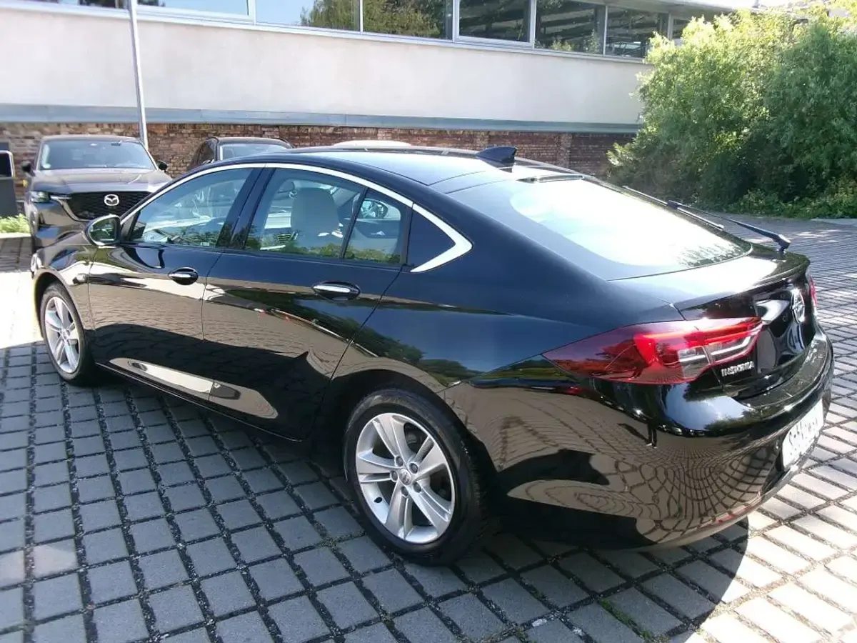 Gebraucht Opel Insignia Innovation 140 PS (102 kW) 2018 Schwarz Limousine