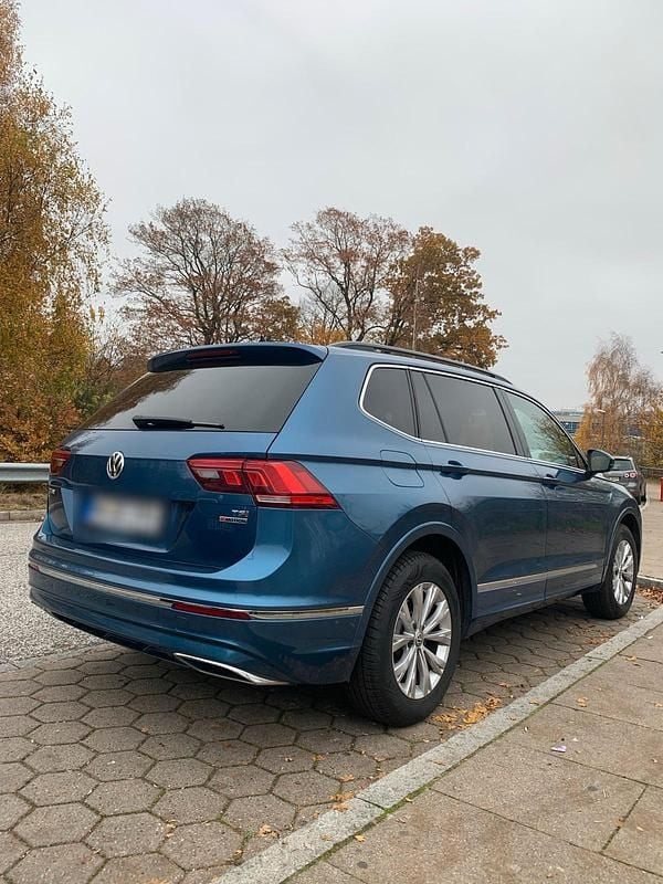Blau Gebraucht 2018 VW Tiguan SUV | 17.000 € - Bild 1/4