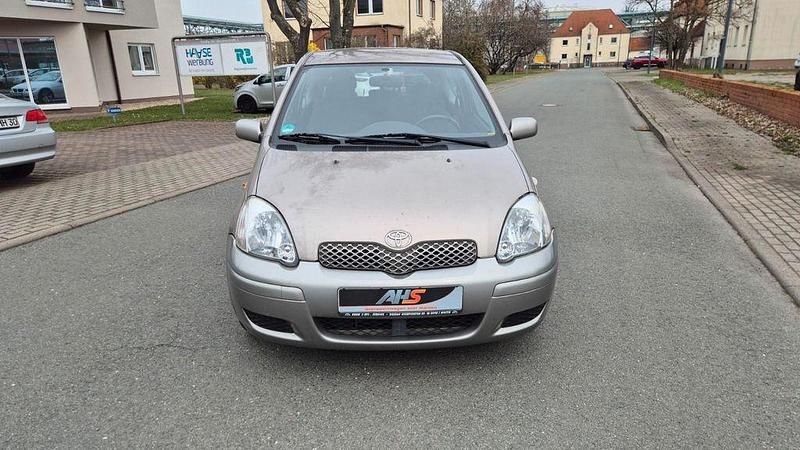 Gebraucht Toyota Yaris 65 PS (47 kW) 2004 Grau Kleinwagen