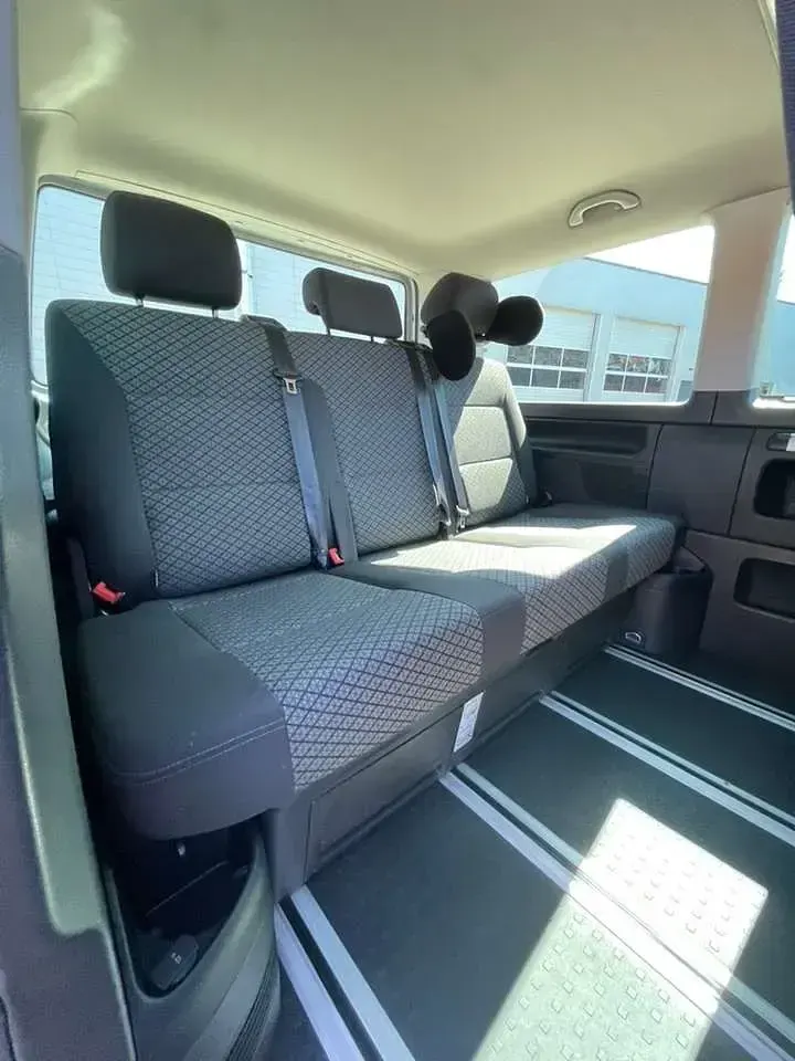 Gebraucht VW Multivan Trendline 150 PS (110 kW) 2021 Silber Van / Kleinbus