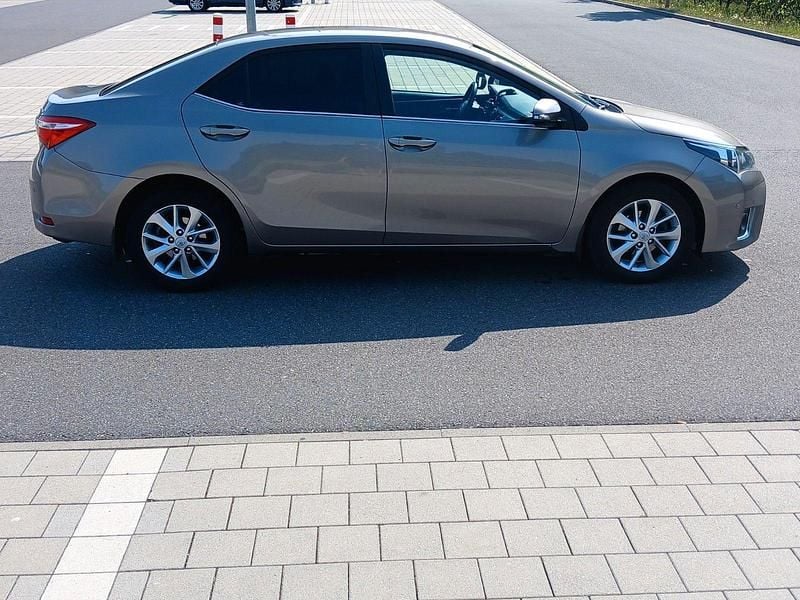 Gebraucht Toyota Corolla Multidrive S 132 PS (97 kW) 2016 Beige Limousine