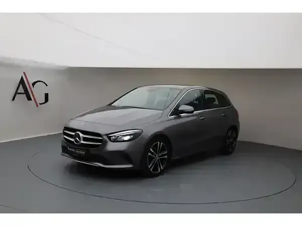 Gebraucht Mercedes B220 190 PS (139 kW) 2020 Mountaingrau metallic Kleinwagen