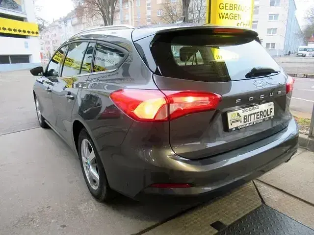 Gebraucht Ford Focus 120 PS (88 kW) 2021 Grau Kombi