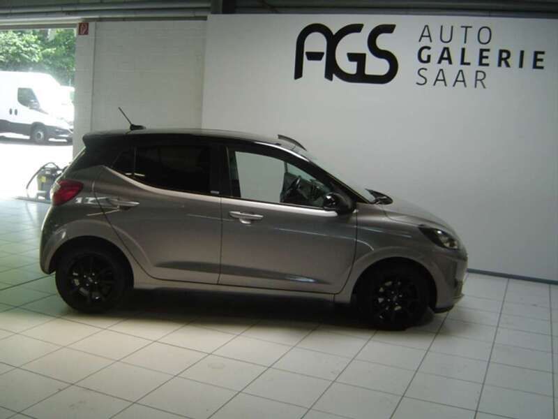 Grau Gebraucht 2020 Hyundai i10 Intro Edition Kleinwagen | 12.999 € (Fairer Preis) - Bild 1/4