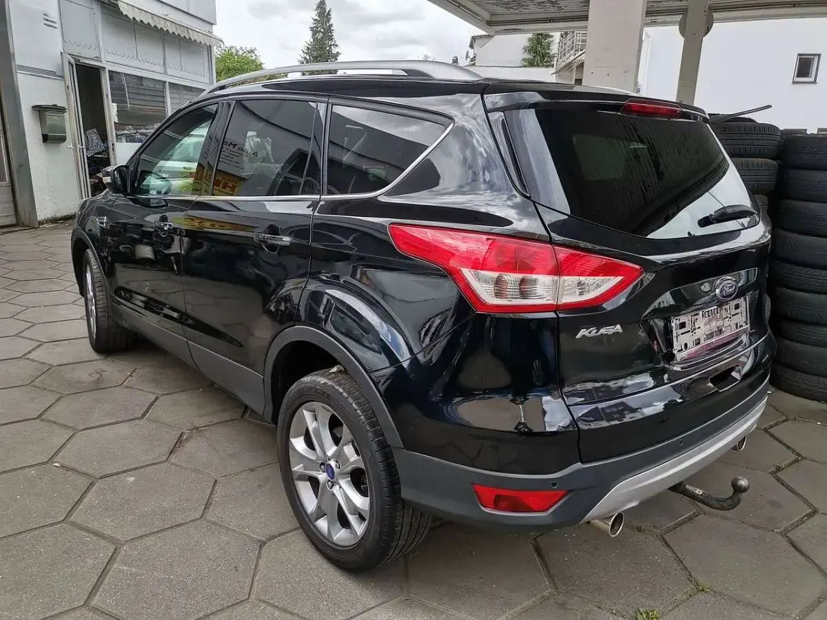 Gebraucht Ford Kuga Titanium 163 PS (119 kW) 2014 Pantherschwarz metallic SUV
