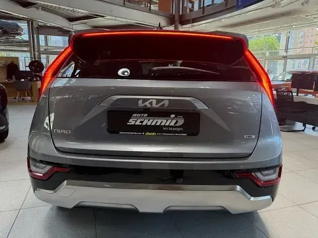 Neu Kia Niro Spirit 129 PS (94 kW) 2026 Grau SUV