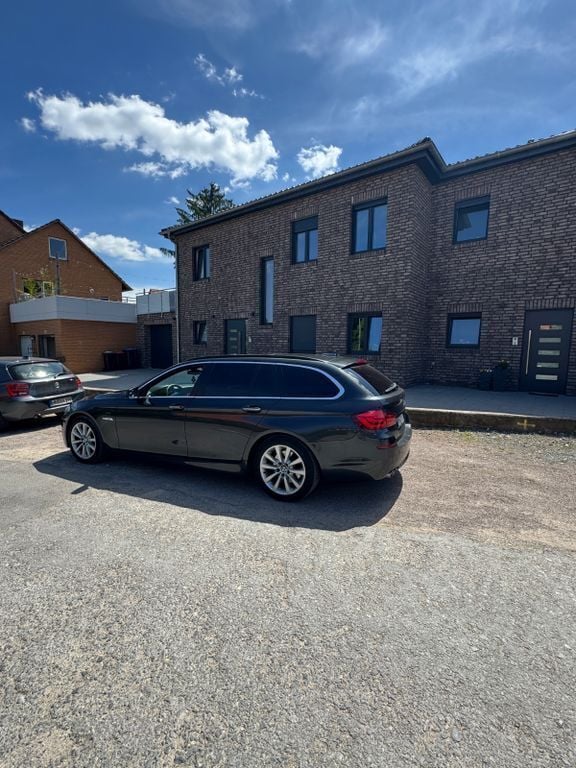 Grau Gebraucht 2013 BMW 520 Kombi | 8.999 € (Fairer Preis) - Bild 1/4