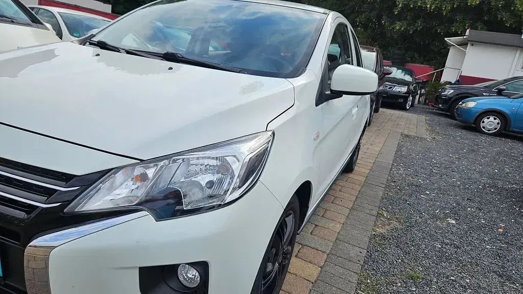 Gebraucht Mitsubishi Space Star Spirit 71 PS (52 kW) 2021 Weiß Kleinwagen