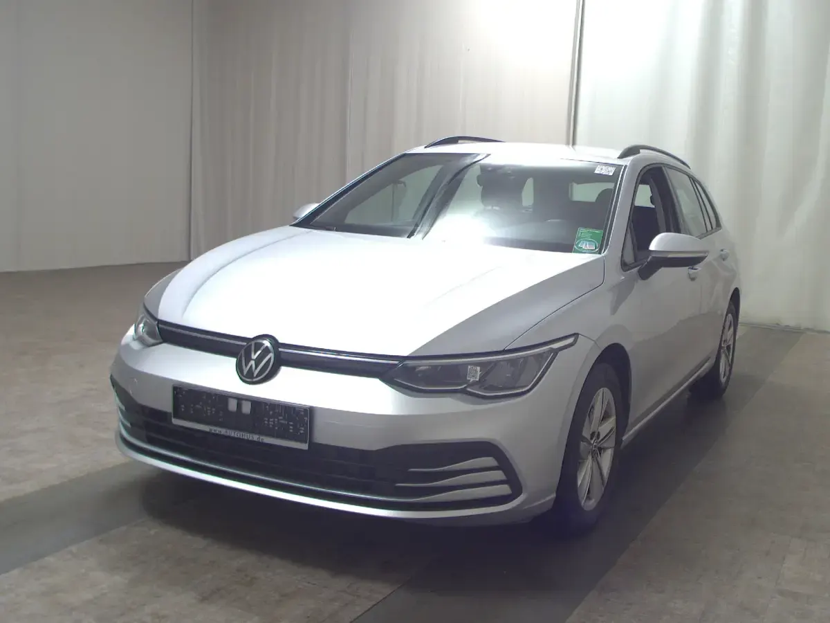Gebraucht VW Golf VIII Life 150 PS (110 kW) 2023 Silber Kombi