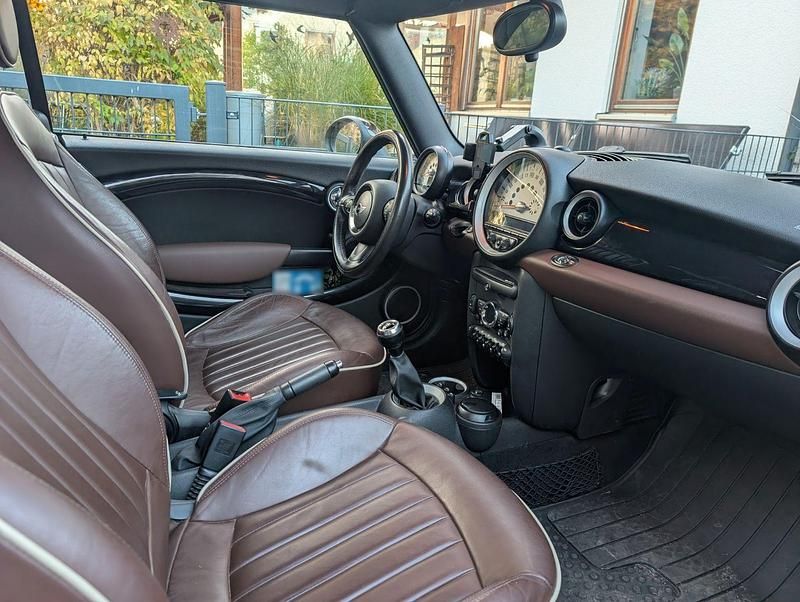 Second-hand Mini Cooper Cabriolet 122 CP (89 kW) 2011 Maro Cabrio