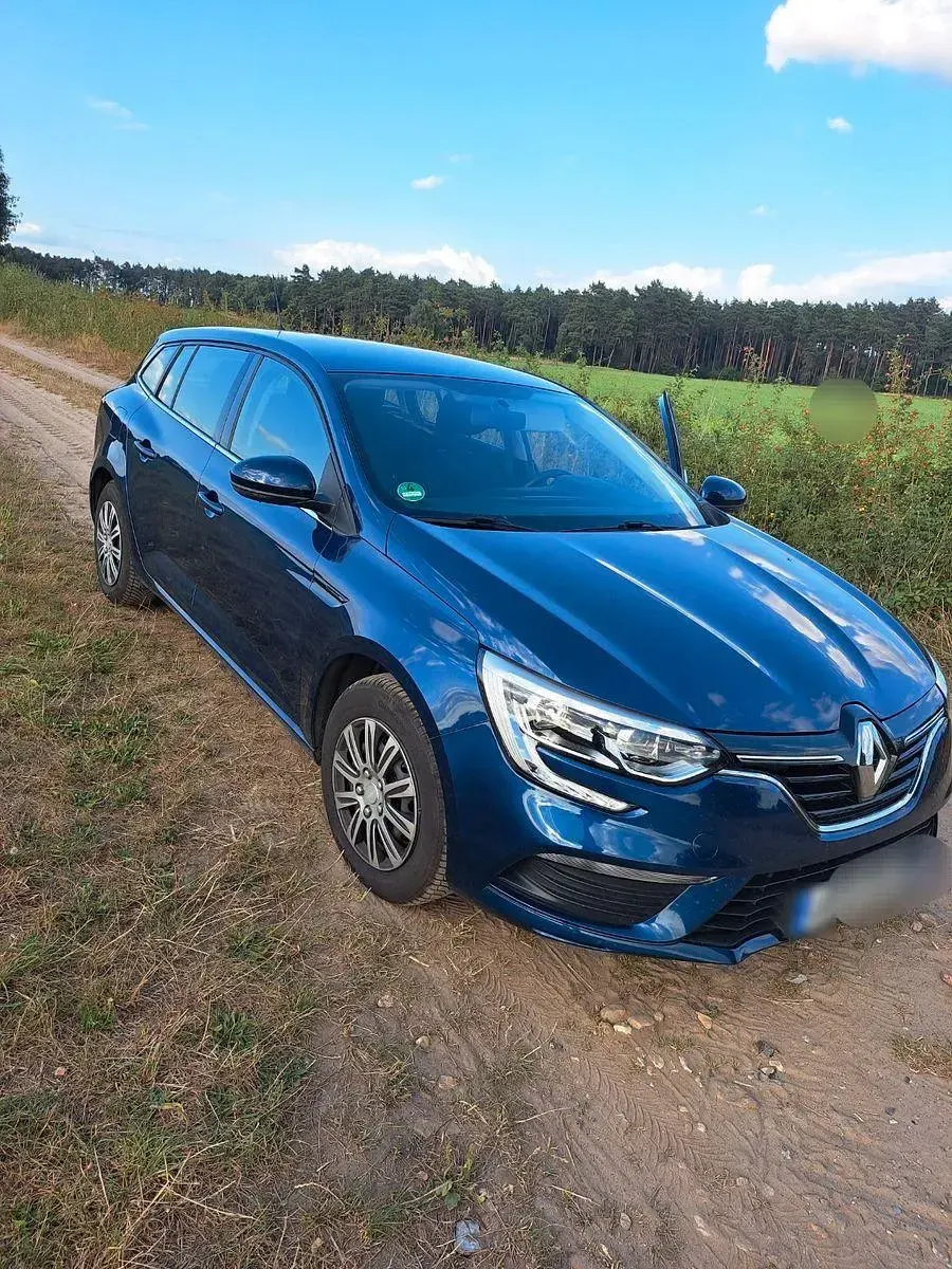 Gebraucht Renault Mégane GrandTour 140 PS (102 kW) 2019 Blau Kombi