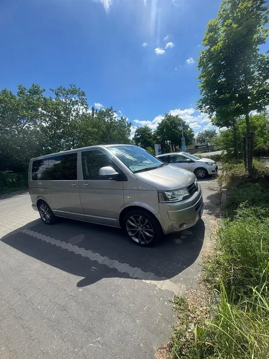 Gebraucht VW Multivan Highline 179 PS (131 kW) 2015 Van / Kleinbus