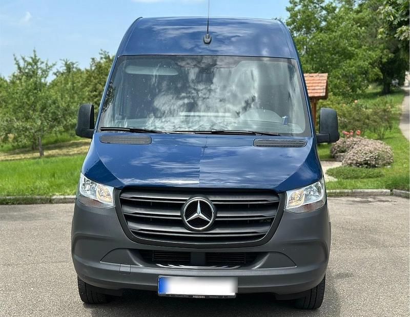 Blau Gebraucht 2018 Mercedes Sprinter Van | 18.250 € - Bild 1/4