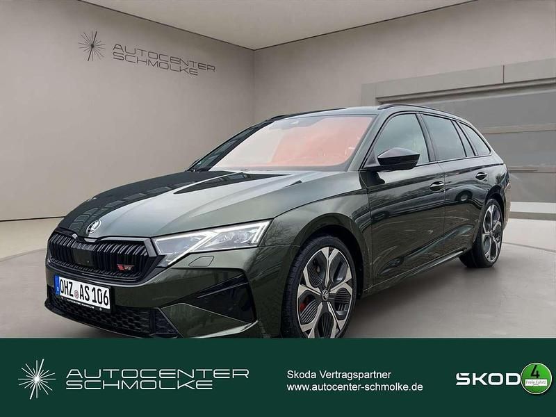 Grün Gebraucht 2025 Skoda Octavia RS Kombi | 44.949 € (Etwas zu teuer) - Bild 1/4