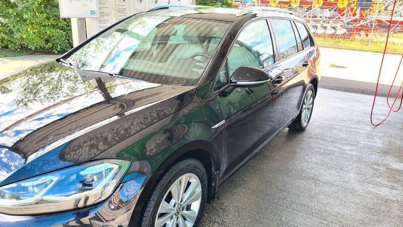 Schwarz Gebraucht 2018 VW Golf VII Limousine | 14.900 € - Bild 1/4
