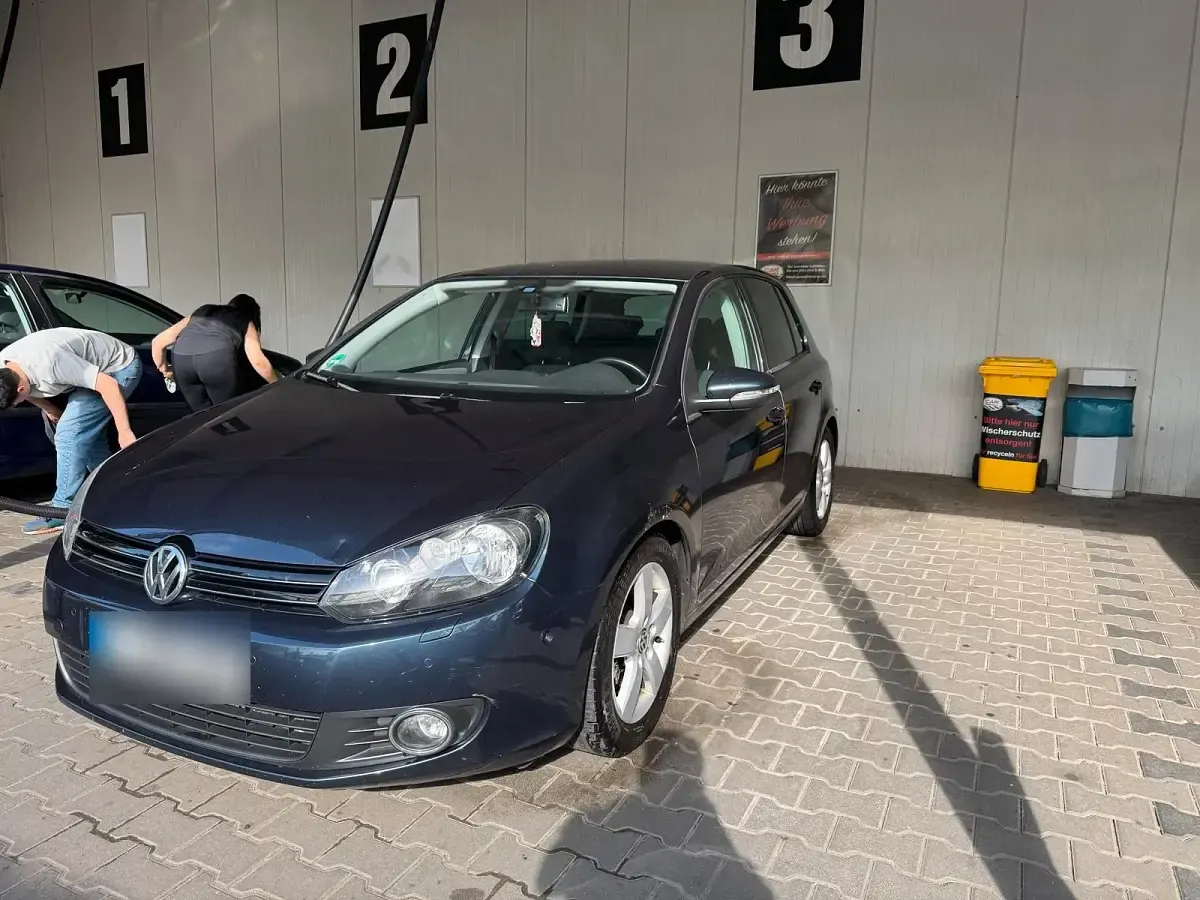 Gebraucht VW Golf VI 122 PS (89 kW) 2010 Blau Kleinwagen