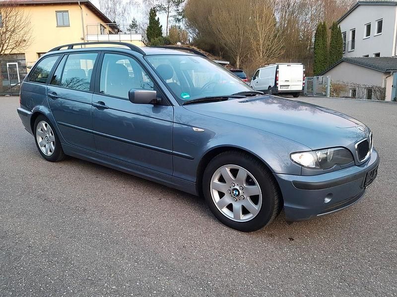 Gebraucht BMW 318 143 PS (105 kW) 2002 Blau Kombi