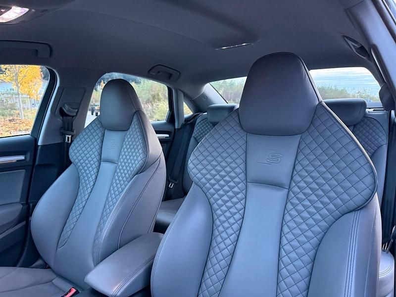 Grau Gebraucht 2018 Audi S3 Design Limousine | 26.899 € (Fairer Preis) - Bild 1/4