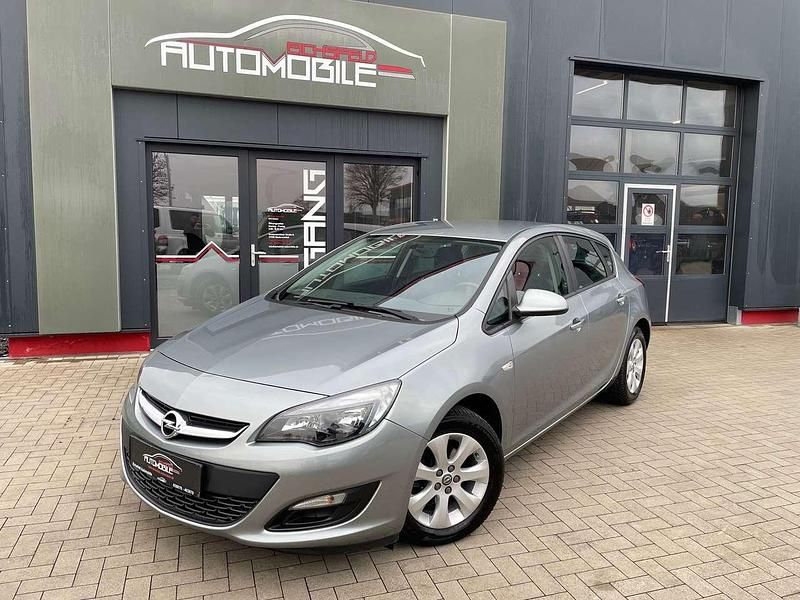 Gebraucht Opel Astra Style 116 PS (85 kW) 2014 Silbersee/perl silber (m2) Kleinwagen