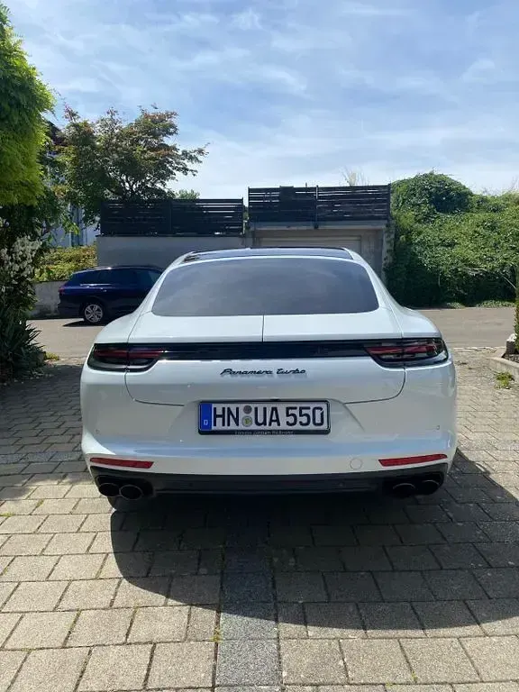 Gebraucht Porsche Panamera Turbo 549 PS (403 kW) 2018 Weiß Kleinwagen