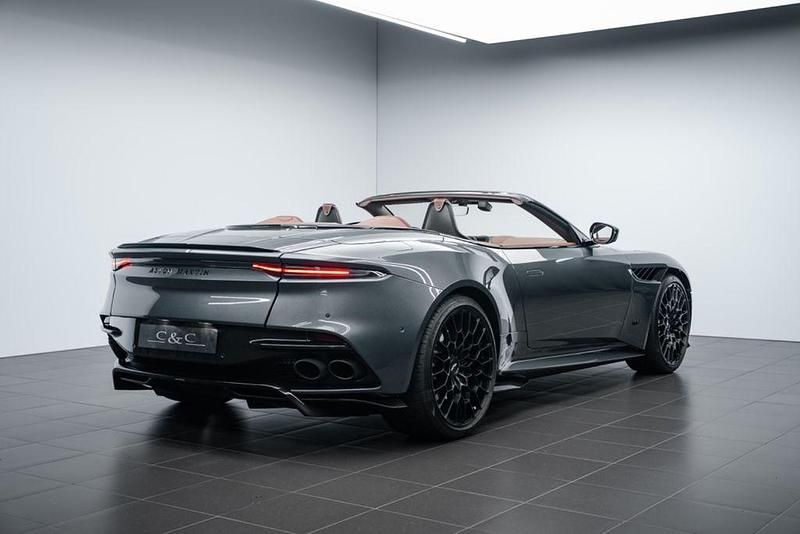 Gebraucht Aston Martin DBS 770 PS (566 kW) 2023 Grau Cabrio
