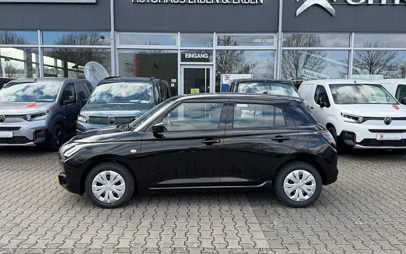 Neu Suzuki Swift Club 83 PS (61 kW) 2026 Schwarz Kleinwagen