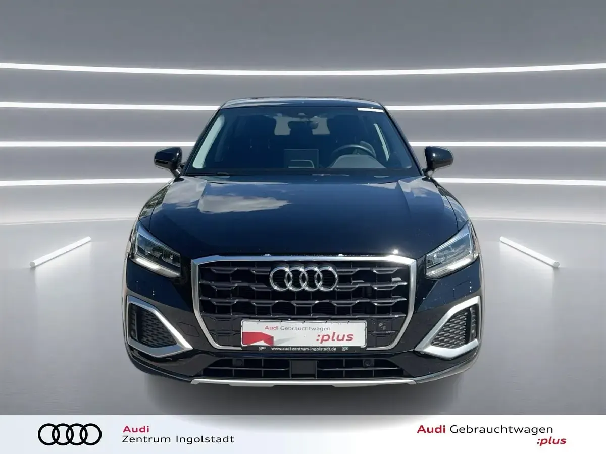 Gebraucht Audi Q2 Advanced Plus 116 PS (85 kW) 2024 Brillantschwarz SUV