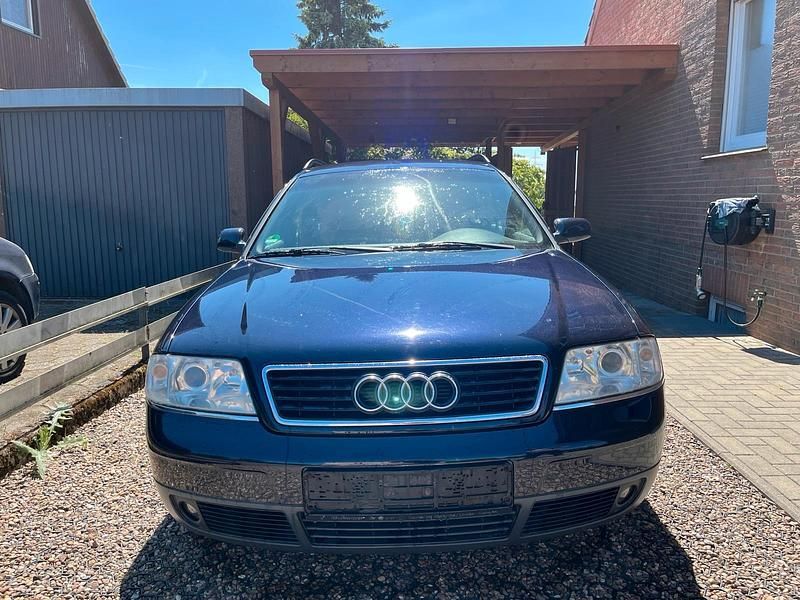 Blau Gebraucht 2001 Audi A6 Kombi | 1.500 € (Guter Preis) - Bild 1/4