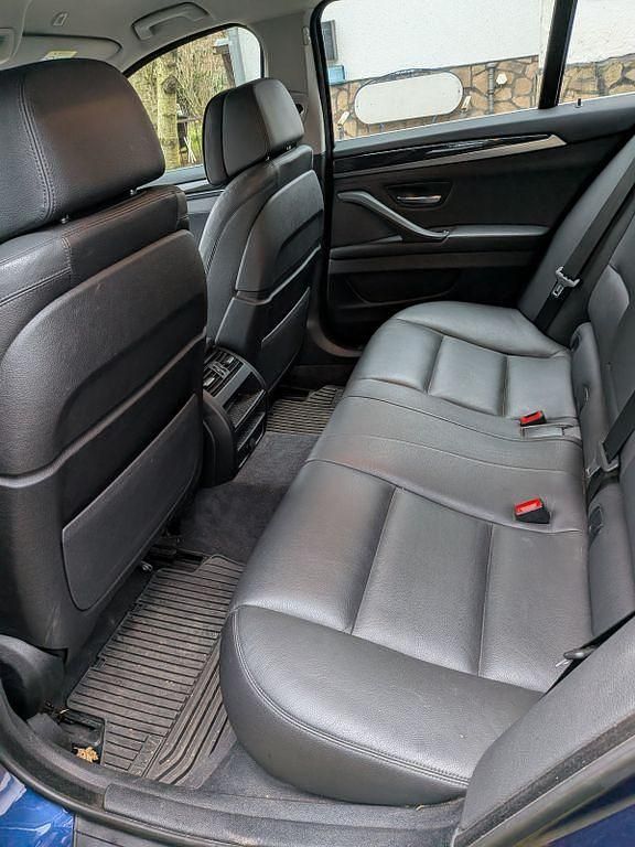 Gebraucht BMW 525 Luxury Line 218 PS (160 kW) 2015 Blau Kombi