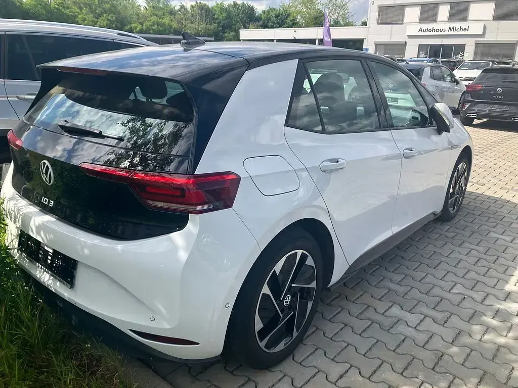 Second-hand VW ID.3 Pro Performance 150 kW (204 CP) 2023 Alb Hatchback