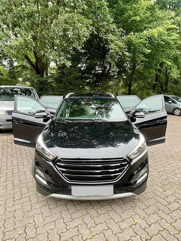 Schwarz Gebraucht 2018 Hyundai Tucson Passion SUV | 16.600 € (Superpreis) - Bild 1/4