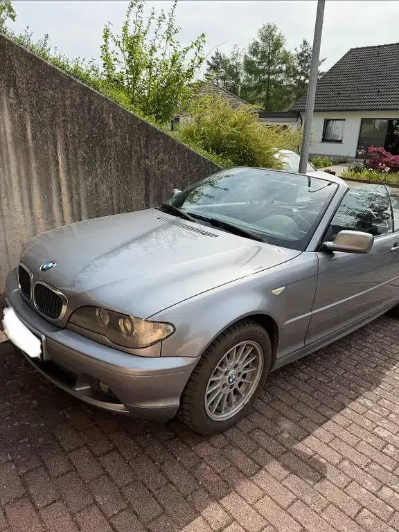 Gebraucht BMW 320 Cabriolet 150 PS (110 kW) 2005 Grau Cabrio