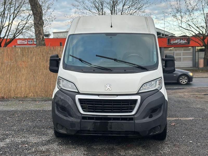 Gebraucht Peugeot Boxer Premium 131 PS (96 kW) 2018 Weiß Van