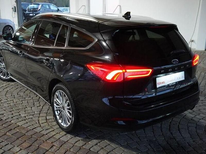 Gebraucht Ford Focus Titanium 125 PS (91 kW) 2020 Schwarz Kombi
