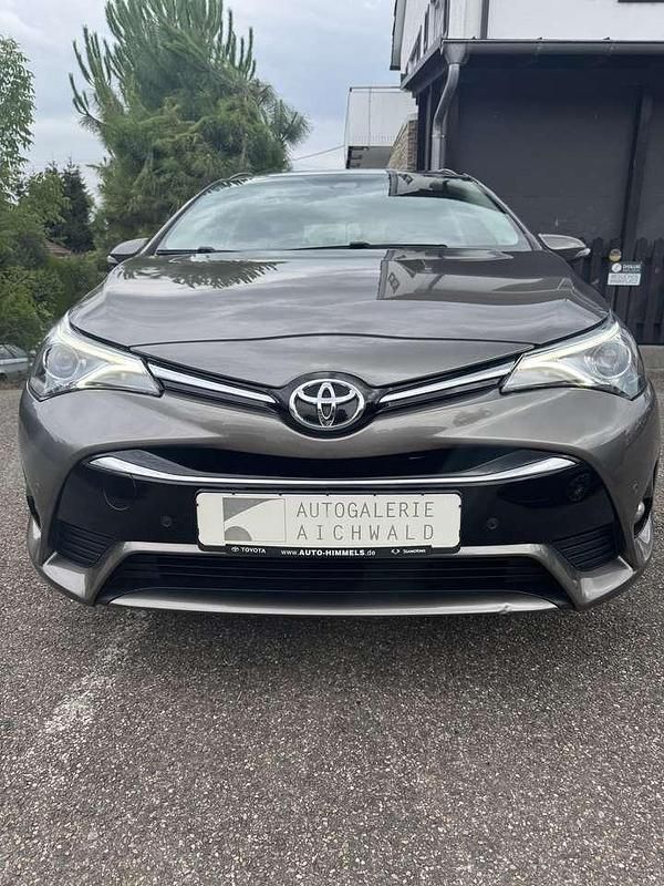 Grau Gebraucht 2017 Toyota Avensis Edition-S Kombi | 14.800 € (Fairer Preis) - Bild 1/4