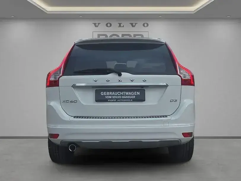 Używany Volvo XC60 Kinetic 150 KM (110 kW) 2016 Biały SUV