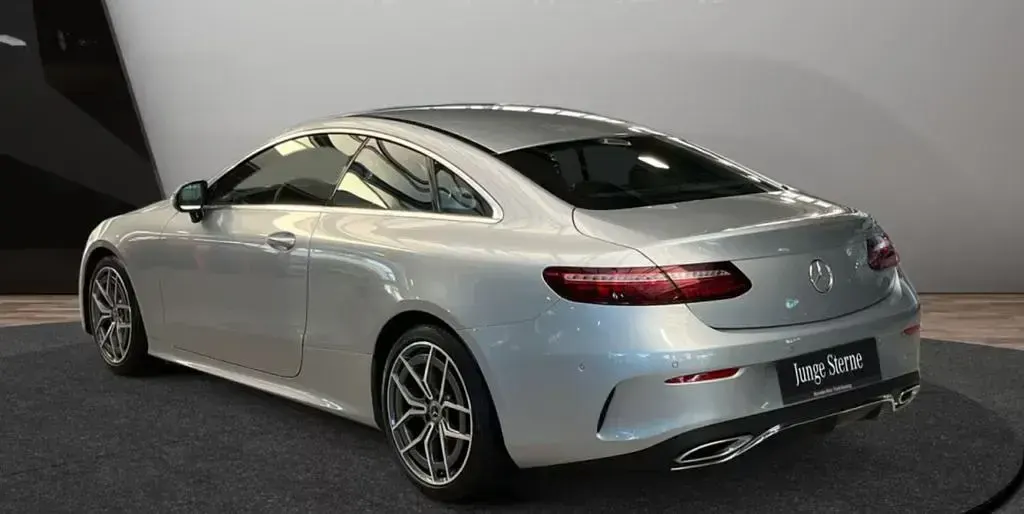 Gebraucht Mercedes E200 AMG 197 PS (144 kW) 2021 Silber