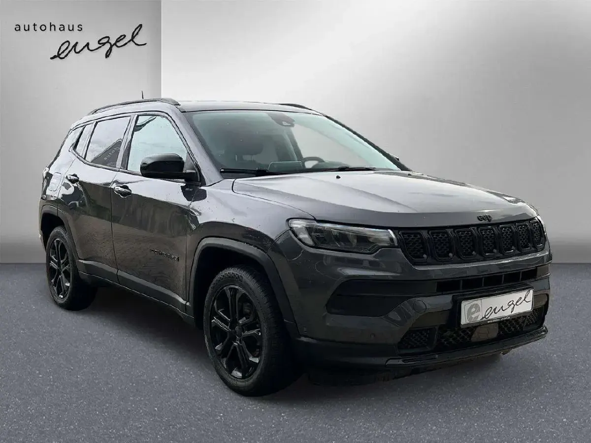 Gebraucht Jeep Compass Night Eagle 131 PS (96 kW) 2023 Grau SUV