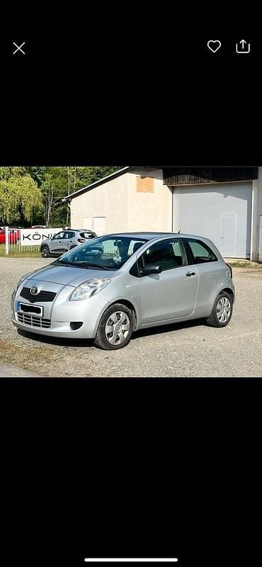 Silber Gebraucht 2006 Toyota Yaris Kleinwagen | 900 € (Guter Preis) - Bild 1/1