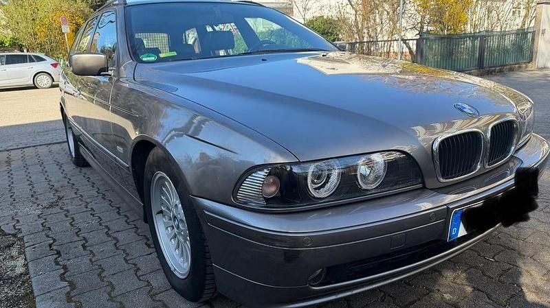 Gebraucht BMW 525 Lifestyle 192 PS (141 kW) 2002 Grau Kombi
