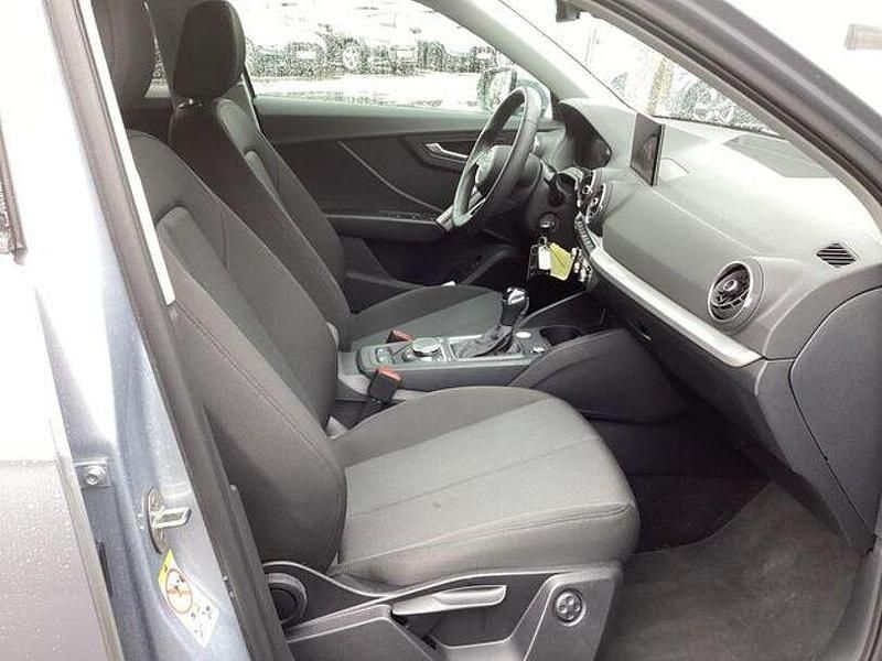 Gebraucht Audi Q2 Comfort 150 PS (110 kW) 2023 Florettsilber SUV