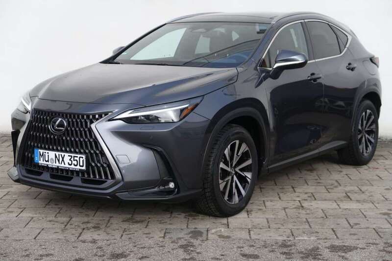 Grau metallic Gebraucht 2024 Lexus NX350h Luxury Line SUV | 58.440 € (Teuer) - Bild 1/4
