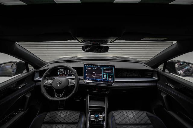 Neu VW Tayron R-line 193 PS (141 kW) 2025 Delfingrau metallic (b0) delfingrau metallic (b0) SUV