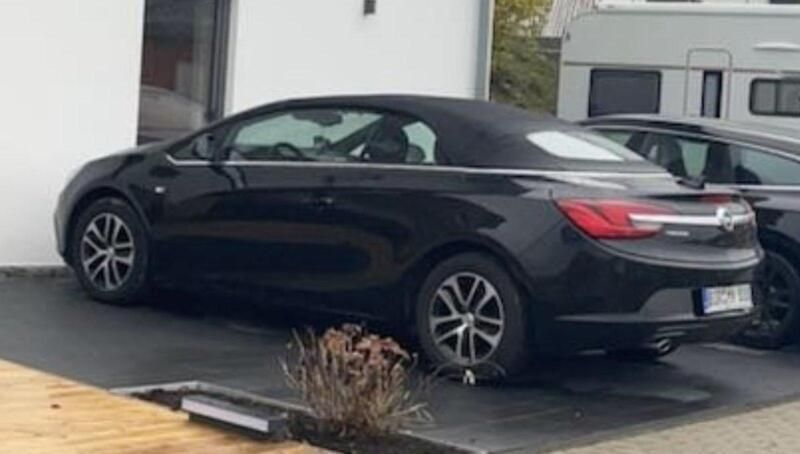 Schwarz Gebraucht 2017 Opel Cascada Active Cabrio | 13.490 € (Fairer Preis) - Bild 1/1