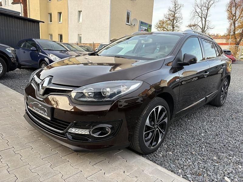 Braun Gebraucht 2015 Renault Mégane III Bose Edition Limousine | 6.499 € (Fairer Preis) - Bild 1/4