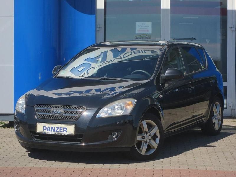 Second-hand Kia Ceed 109 CP (80 kW) 2009 Negru Hatchback