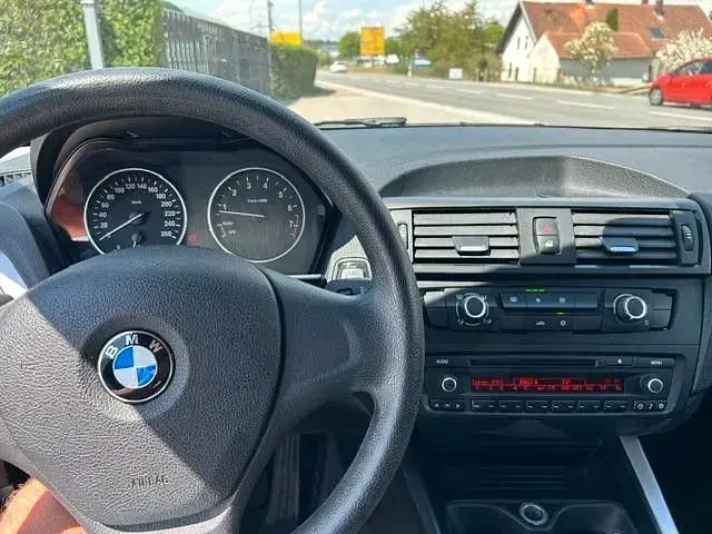 Gebraucht BMW 116 136 PS (100 kW) 2012 Schwarz Kleinwagen